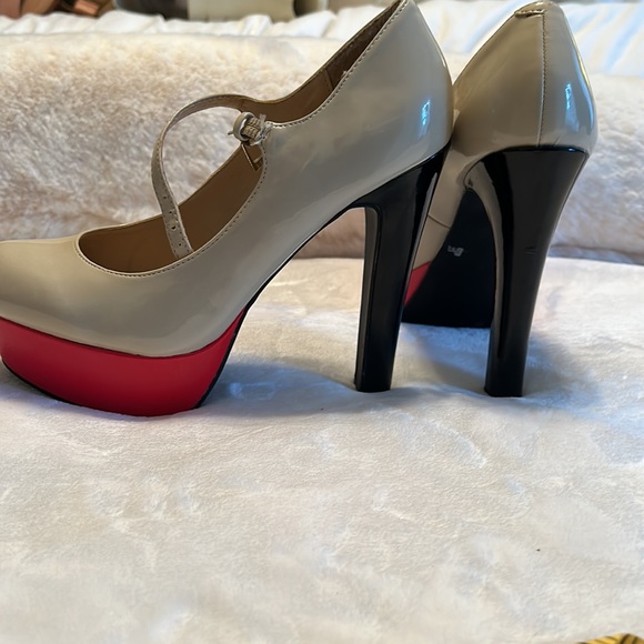 Vintage Guess Platforms - Picture 7 of 7